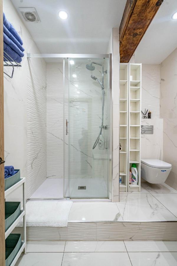 Апартаменты Central Luxury Flat With Free Parking Валенсия Экстерьер фото